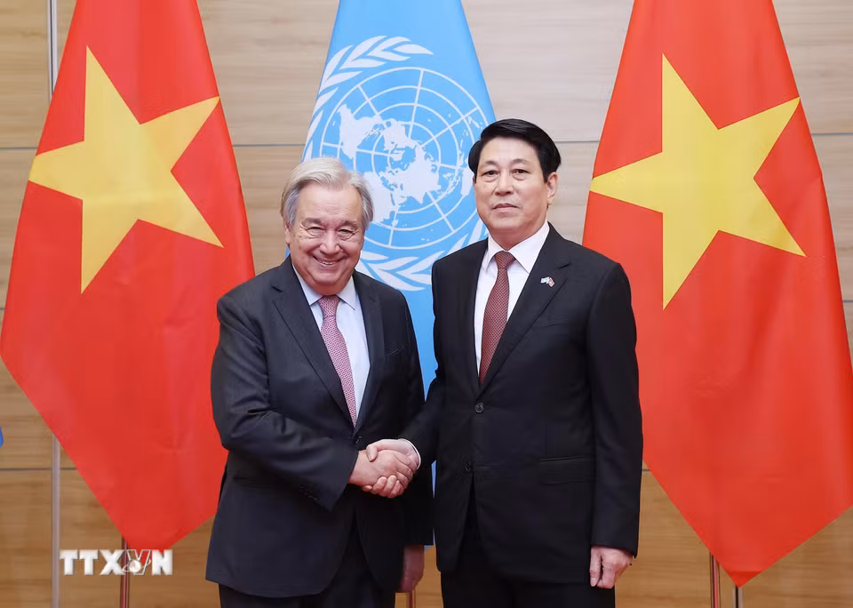 Chủ tịch nước Lương Cường và Tổng Thư ký Liên hợp quốc António Guterres dự tiệc chiêu đãi. (Ảnh: Lâm Khánh/TTXVN)