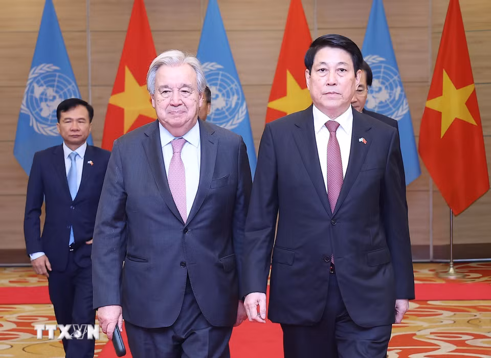 Chủ tịch nước Lương Cường và Tổng Thư ký Liên hợp quốc António Guterres dự tiệc chiêu đãi. (Ảnh: Lâm Khánh/TTXVN)