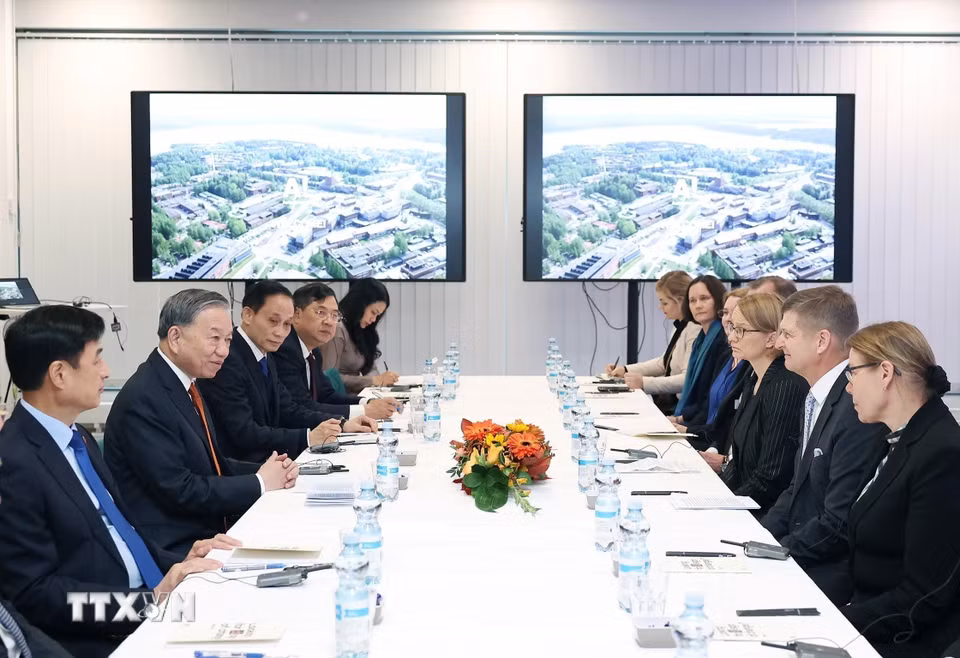 Tổng Bí thư Tô Lâm làm việc với Ban lãnh đạo Đại học Aalto. (Ảnh: Thống Nhất/TTXVN)