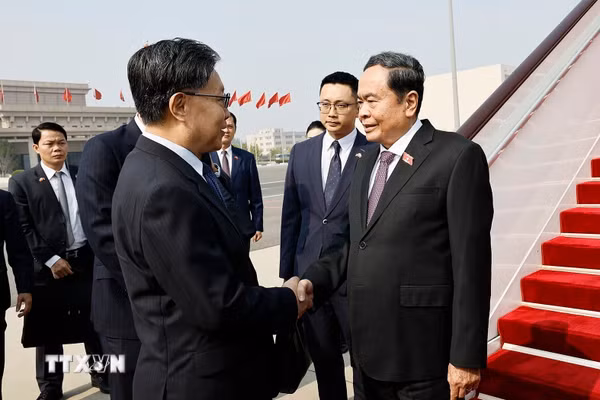 Chủ tịch Quốc hội Trần Thanh Mẫn đến Bắc Kinh, bắt đầu thăm chính thức Trung Quốc