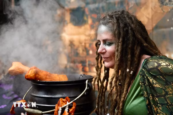 Halloween biến khu phố cổ Sydney thành thế giới ma quái