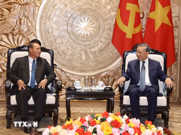 Tổng Bí thư, Chủ tịch nước Tô Lâm tiếp Thường trực Ban Bí thư Đảng Nhân dân Cách mạng Lào