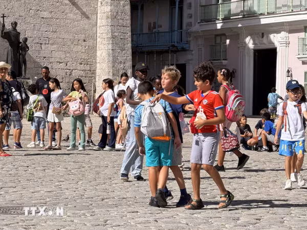 Cuba nỗ lực đưa học sinh tới trường bất chấp nhiều trở ngại