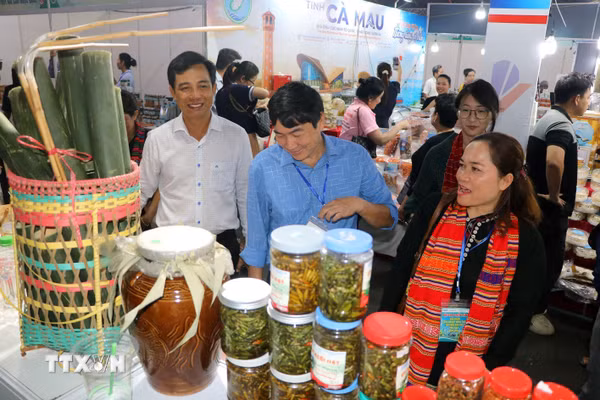 TP Hồ Chí Minh: Hội chợ triển lãm sản phẩm công nghiệp nông thôn tiêu biểu
