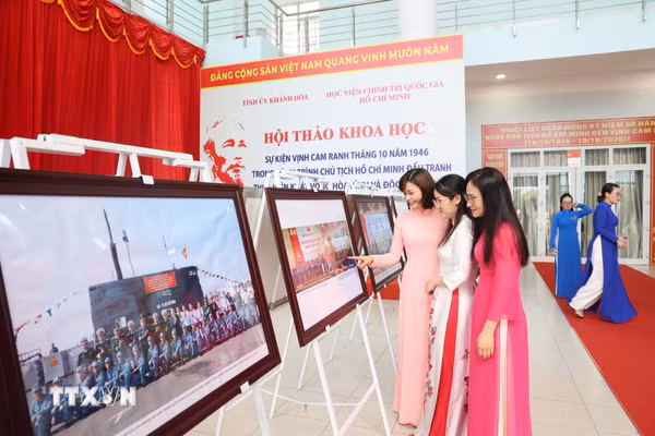 Triển lãm ảnh về Bác Hồ trong hành trình thực hiện khát vọng độc lập dân tộc