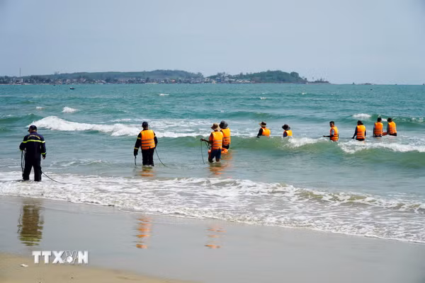 Lâm Đồng: 5 em nhỏ rủ nhau tắm biển, 2 em tử vong do đuối nước