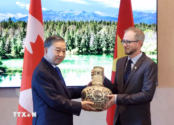 Tổng Bí thư, Chủ tịch nước Tô Lâm tiếp Tổng Bí thư Đảng Cộng sản Canada