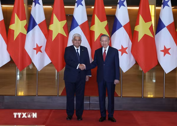 Tổng Bí thư, Chủ tịch nước Tô Lâm và Tổng thống Panama chứng kiến Lễ trao các văn kiện hợp tác