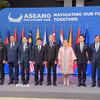 Các Bộ trưởng ASEAN+3 chụp ảnh trước phiên họp. (Ảnh: Việt Dũng/TTXVN)