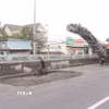 Sửa chữa hư hỏng tại cầu Xã Bảo (Quốc lộ 1A) đoạn qua xã Vĩnh Lợi), tỉnh Cà Mau. (Ảnh: Tuấn Phi/TTXVN)