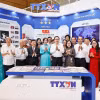 Chủ tịch Quốc hội Trần Thanh Mẫn tham quan gian trưng bày của TTXVN dự Hội báo toàn quốc 2026. (Ảnh: Doãn Tấn/TTXVN)