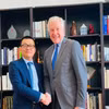 Đại sứ Việt Nam tại Áo Vũ Lê Thái Hoàng và Tiến sỹ Martin Eichtinger, Giám đốc Học viện Ngoại giao Áo. (Nguồn: Đại sứ quán Việt Nam tại Áo)