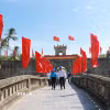 Cao điểm, có những ngày Thành cổ Quảng Trị đón khoảng 3.000 lượt người đến dâng hoa, dâng hương và tri ân các Anh hùng liệt sỹ. (Ảnh: Tường Vi/TTXVN)