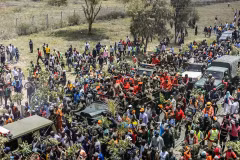 Người đưa tang tập trung để đưa thi hài của cựu Thủ tướng Kenya Raila Odinga đến Nairobi. (Nguồn: AP)