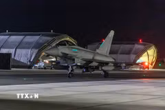 Máy bay chiến đấu của Không quân Hoàng gia Anh tại căn cứ quân sự Akrotiri. (Ảnh: AFP/TTXVN)