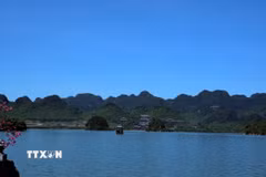 Quần thể danh thắng Tam Chúc. (Ảnh: Đại Nghĩa/TTXVN)