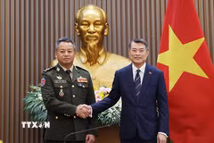 Thủ tướng Lê Minh Hưng tiếp Đại tướng Tea Seiha, Phó Thủ tướng, Bộ trưởng Bộ Quốc phòng Campuchia. (Ảnh: Lâm Khánh/TTXVN)