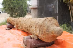 Khẩu súng thần công vừa được phát hiện tại Thành Điện Hải. (Nguồn: Cổng thông tin điện tử thành phố Đà Nẵng)