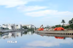 Dự án cải tạo kênh Tham Lương-Bến Cát-rạch Nước Lên đang được Thành phố Hồ Chí Minh triển khai nhằm chỉnh trang đô thị. (Ảnh: Tiến Lực/TTXVN)
