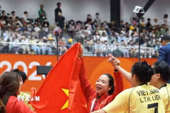 Đội tuyển Việt Nam ăn mừng chiến thắng trong trận chung kết nội dung đôi nữ, môn Cầu mây tại ASIAD 2026. (Ảnh: THX/TTXVN phát)