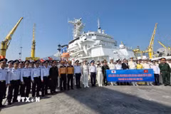 Đại biểu hai nước tại lễ đón Tàu tuần tra của Lực lượng Bảo vệ bờ biển Nhật Bản thăm Đà Nẵng. (Ảnh: Trần Lê Lâm/TTXVN)