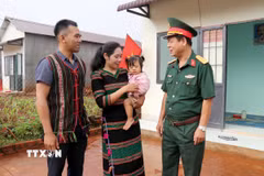 Một hộ dân người M’Nông được an cư, lạc nghiệp tại điểm dân cư liền kề chốt dân quân biên giới xã Quảng Trực. (Ảnh: Hưng Thịnh/TTXVN)