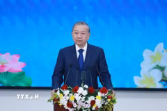 Tổng Bí thư Tô Lâm phát biểu chính sách tại Học viện Chính trị và Hành chính Quốc gia Lào. (Ảnh: Thống Nhất/TTXVN)
