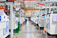 Dây chuyền máy móc, thiết bị hiện đại phục vụ hoạt động sản xuất tại doanh nghiệp trên địa bàn thành phố Bắc Ninh. (Ảnh: Đồng Thúy/TTXVN)