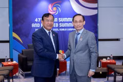 Bộ trưởng Ngoại giao Lê Hoài Trung tiếp Phó Thủ tướng, Bộ trưởng Bộ Ngoại giao và Hợp tác quốc tế Campuchia Prak Sokhonn. (Nguồn: Bộ Ngoại giao)