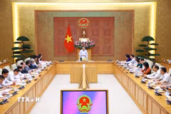 Sáng 25/4 tại Trụ sở Chính phủ, Thủ tướng Lê Minh Hưng chủ trì làm việc với lãnh đạo Bộ Văn hóa, Thể thao và Du lịch và các bộ, ngành liên quan về tình hình thực hiện nhiệm vụ của ngành văn hóa, thể thao và du lịch từ đầu năm 2026 đến nay và phương hướng, nhiệm vụ trọng tâm trong thời gian tới. (Ảnh: Dương Giang/TTXVN)