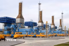 Một cơ sở lọc dầu tại khu vực Slonim của Nga. (Ảnh: TASS/TTXVN)