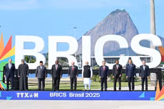 Lãnh đạo các nước BRICS chụp ảnh chung tại Hội nghị thượng đỉnh BRICS ở Rio de Janeiro, Brazil. (Ảnh: THX/TTXVN)