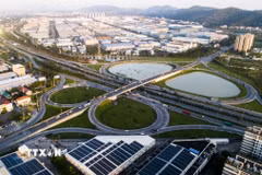 Hạ tầng giao thông kết nối hoàn thiện-động lực cho kinh tế Bắc Ninh phát triển. (Ảnh: Việt Hùng/TTXVN)