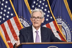 Chủ tịch Cục Dự trữ Liên bang (Fed) Mỹ Jerome Powell trong cuộc họp báo tại Washington. (Ảnh: THX/TTXVN)