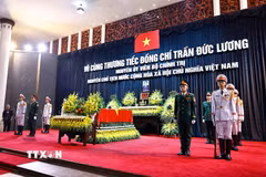 Linh cữu nguyên Chủ tịch nước Trần Đức Lương quàn tại Nhà tang lễ Quốc gia số 5 Trần Thánh Tông, Hà Nội. (Ảnh: TTXVN)
