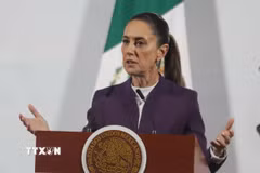 Tổng thống Mexico Claudia Sheinbaum phát biểu trong cuộc họp báo ở Mexico City. (Ảnh: THX/TTXVN)