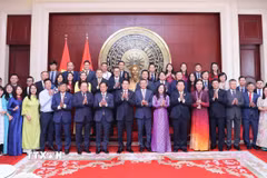 Tổng Bí thư, Chủ tịch nước Trung Quốc Tập Cận Bình đón Chủ tịch nước Lương Cường. (Ảnh: Lâm Khánh/ TTXVN)