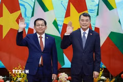 Thủ tướng Lê Minh Hưng hội kiến Tổng thống nước Cộng hòa Liên bang Myanmar Min Aung Hlaing. (Ảnh: Dương Giang/TTXVN)