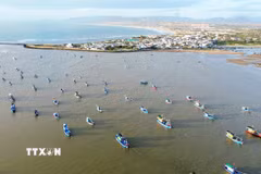 Khu vực ven biển phường Đông Hải (thành phố Phan Rang-Tháp Chàm, tỉnh Ninh Thuận) còn nhiều dư địa để thu hút đầu tư phát triển kinh tế-xã hội. (Ảnh: Nguyễn Thành/TTXVN)