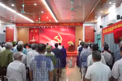 Một huy hiệu - một ký ức - một cuộc đời