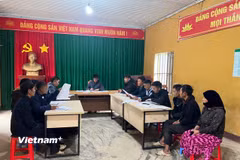 Một buổi sinh hoạt Chi bộ thôn tại xã Khâu Vai (Tuyên Quang). (Ảnh: Minh Tâm/Vietnam+)