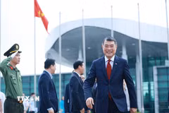 Thủ tướng Lê Minh Hưng lên đường tham dự Hội nghị Cấp cao ASEAN lần thứ 48 tại Cebu, Philippines. (Ảnh: Dương Giang/TTXVN)