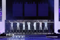 Nhóm nhạc BTS biểu diễn tại Seoul, Hàn Quốc, ngày 10/3/2022. (Ảnh: Yonhap/TTXVN)