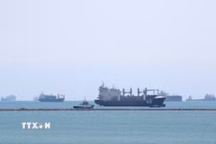Tàu thuyền di chuyển trên Biển Đỏ. (Ảnh: AFP/TTXVN)