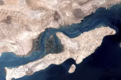 Một trong những nội dung quan trọng trong thỏa thuận là việc Iran mở lại hoàn toàn eo biển Hormuz. (Ảnh: IRNA/TTXVN)