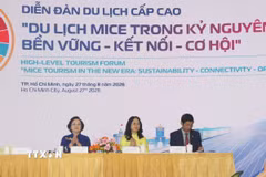 Phó Thủ tướng Chính phủ Phạm Thị Thanh Trà (trái) chủ trì diễn đàn. (Ảnh: Mỹ Phương/TTXVN)