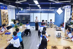 Phòng STEM hiện đại góp phần tạo đột phá cho giáo dục Tuyên Quang. (Ảnh: Thanh Tùng/TTXVN)