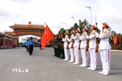 Cán bộ, chiến sỹ các Đội K lên đường sang Campuchia, thực hiện nhiệm vụ chính trị đặc biệt và nghĩa tình sâu nặng giữa hai dân tộc Việt Nam-Campuchia. (Ảnh: Bùi Giang/TTXVN)