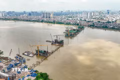 Toàn cảnh các mũi thi công phần cầu chính dự án cầu Trần Hưng Đạo trên sông Hồng. (Ảnh: Trung Nguyên/TTXVN)