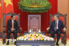 Tổng Bí thư, Chủ tịch nước Tô Lâm tiếp đồng chí Vanhxay Phongsavanh, Ủy viên Bộ Chính trị, Bí thư Trung ương Đảng, Chủ nhiệm Ban Kiểm tra Trung ương, Tổng Thanh tra Nhà nước, Trưởng Ban Phòng chống tham nhũng Trung ương Lào. (Ảnh: Thống Nhất/TTXVN)